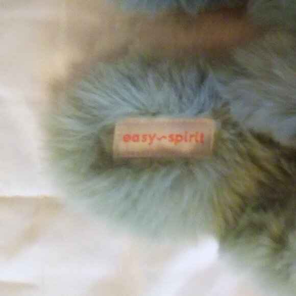 Easy Spirit blue/gray fuzzy slippers new never used size 6 1/2 to 7 1/2 - Picture 6 of 7